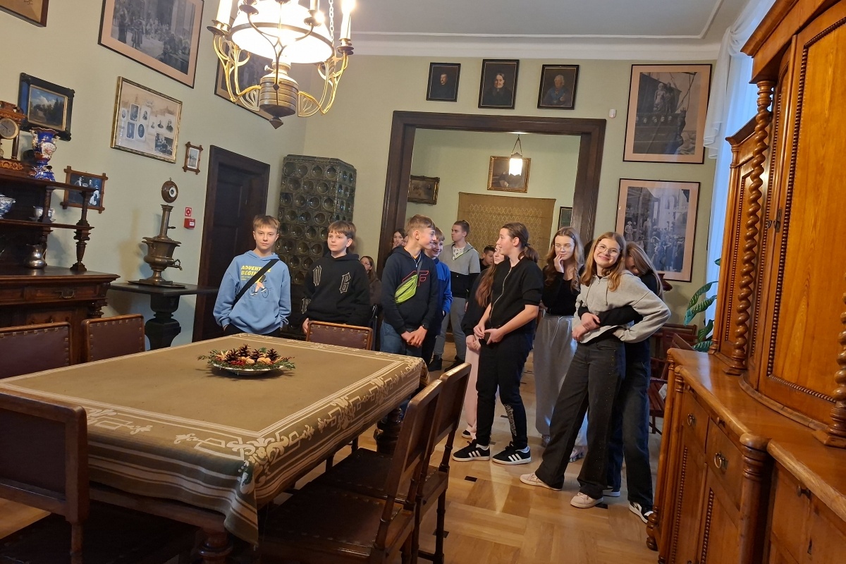 Podsumowanie programu Ministerstwa Edukacji Narodowej – „Wyjście z&nbsp;klasą”.