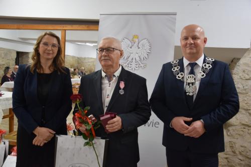 Norbert Ficek odebrał również medal dla małżonki Krystyny
