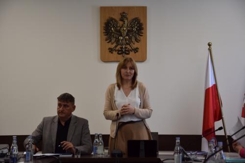 LXVI sesja Rady Miejskiej w Szydłowie. Podziękowanie w imieniu radnych złożyła Przewodnicząca Katarzyna Skuza.